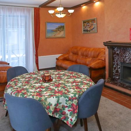 Iris Hotel Bukovel Exteriör bild