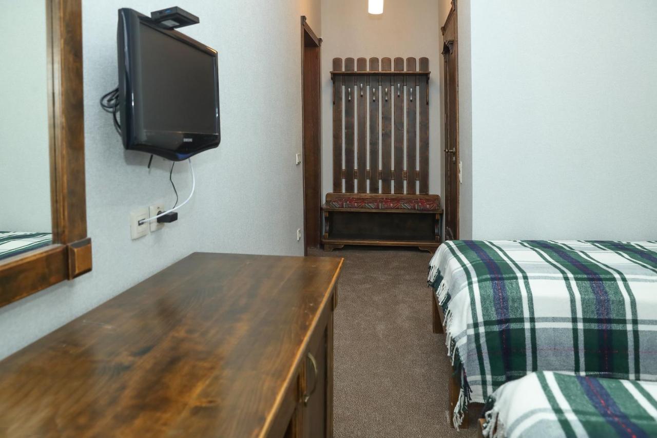 Iris Hotel Bukovel Exteriör bild