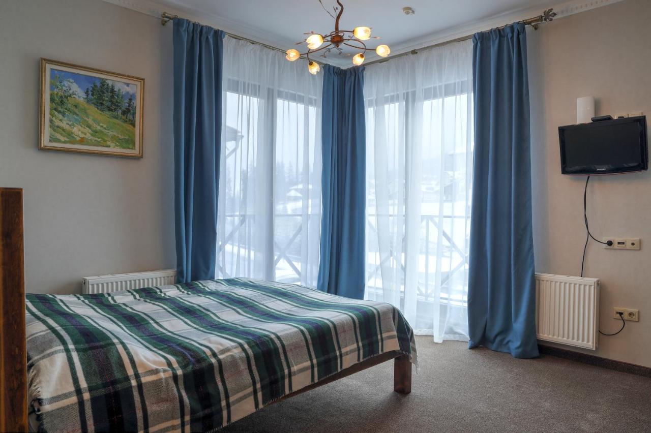 Iris Hotel Bukovel Exteriör bild